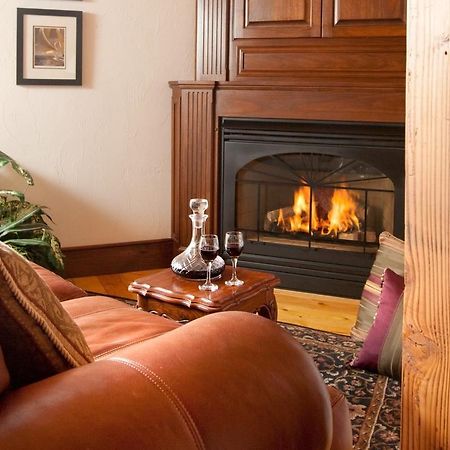 Stonecroft Country Inn เลดยาร์ดเซ็นเตอร์ ภายนอก รูปภาพ